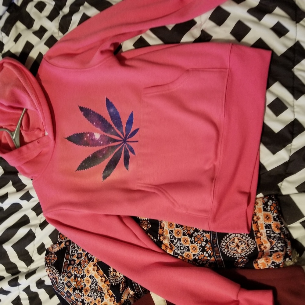 Hemp leaf hoodie